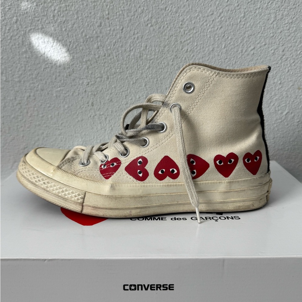 CDG Converse - Cream and Red Hearts